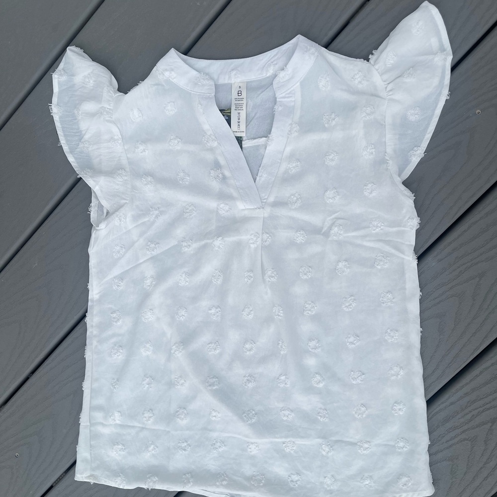 Chic White Flutter Sleeve Blouse